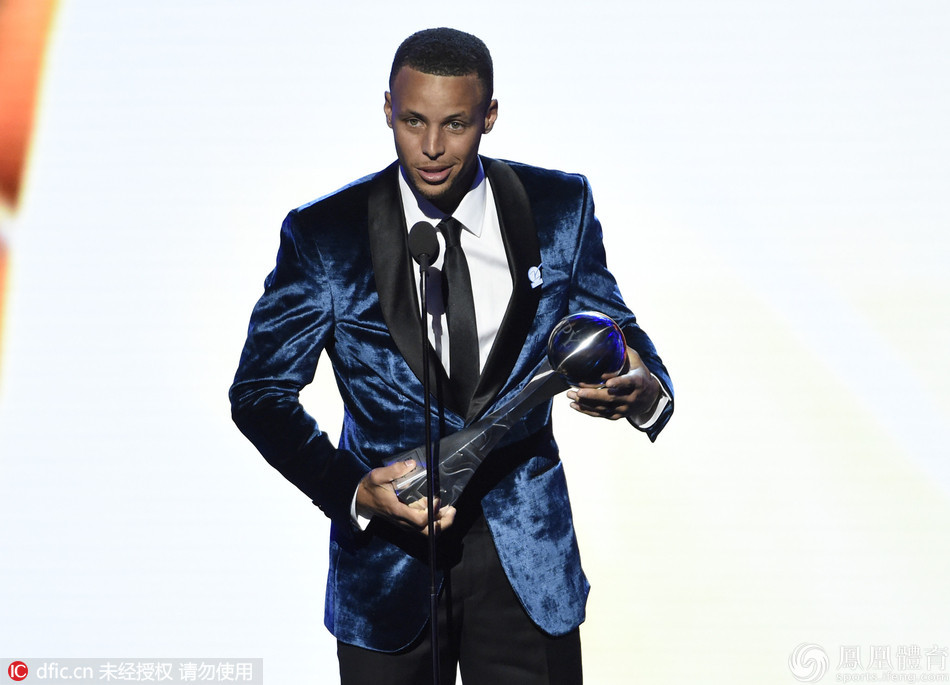 库里单季402三分获espy最佳破纪录奖科比偶像奖