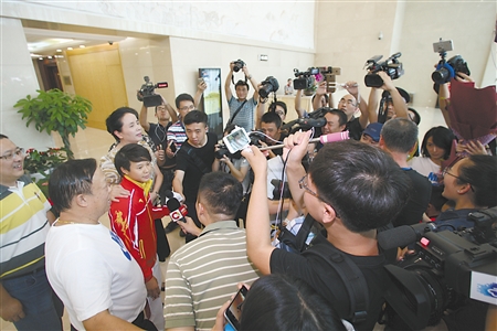 施廷懋接受媒体采访