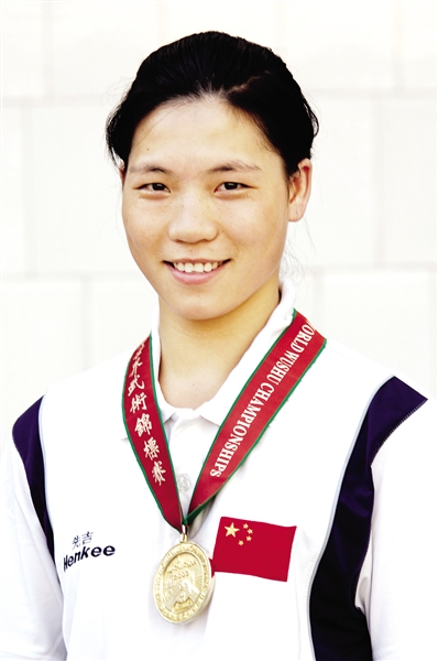 黄志芳:塔沟武校学员,第七届世界武术锦标赛冠军;全国武术散打冠军赛