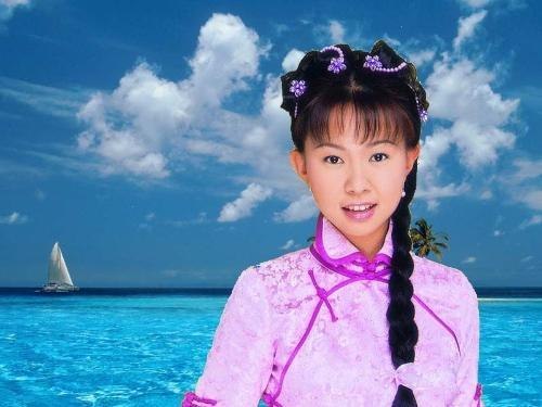 卓依婷的歌曲主要以柔情甜歌为主,且听众所覆盖的年龄层面跨度很是