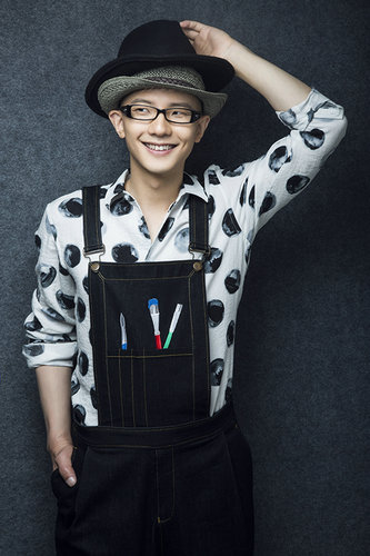 歌手平安生日写真曝光 网友赞"永远十八岁"