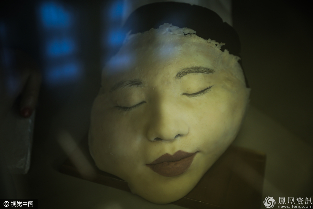 揭秘八宝山女子入殓师:三年为5000具尸体整容