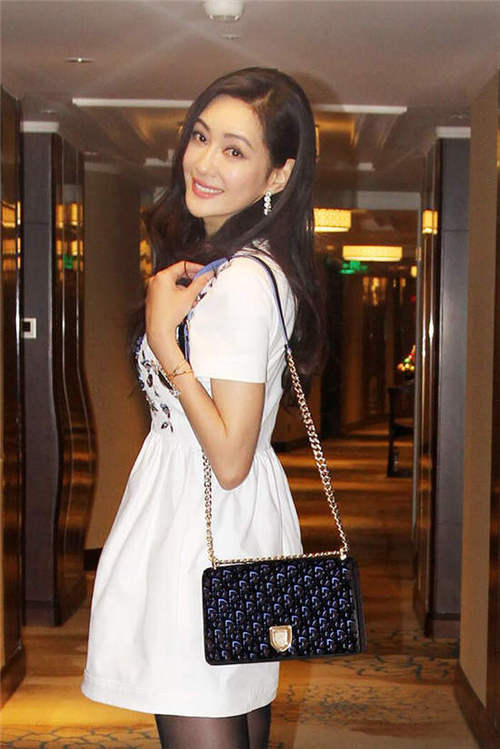 孟广美受邀出席活动 与章子怡等多女星同台