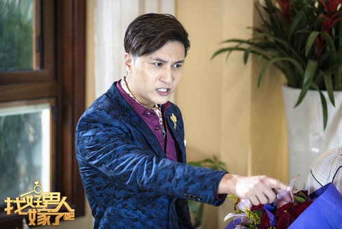 刘硕饰演马一鸣扒得更深,揭得更透,更多不可说的秘事,尽在"凤凰八卦"