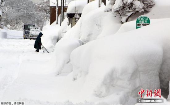 日本南部雪灾加剧 已造成80户人家被困1人死亡_手机凤凰网