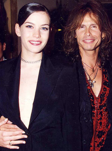 史蒂芬-泰勒与其女丽芙-泰勒音速青年乐队成员瑟斯顿-摩尔,金-戈登和