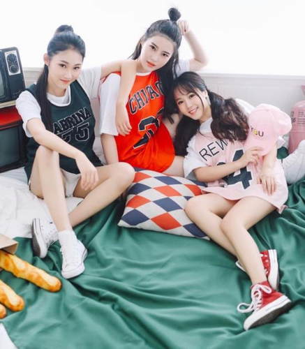 sunshine组合斥黑粉 网友:那三个丑的好