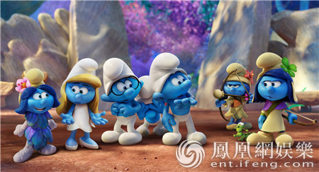 蓝精灵3上演美女驭萌兽蓝色娘子军可爱出击