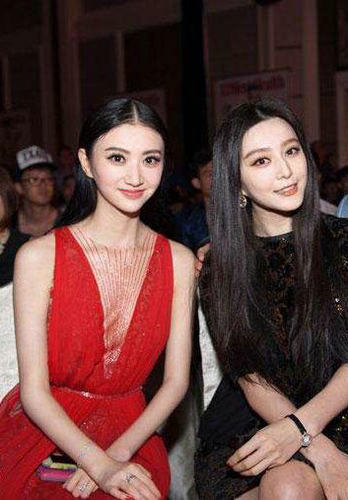 合影杀手范冰冰不仅因为美丽身上还比较白