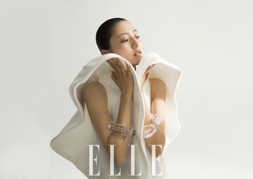 佟丽娅刚柔并进展极致美感艺术感染力十足