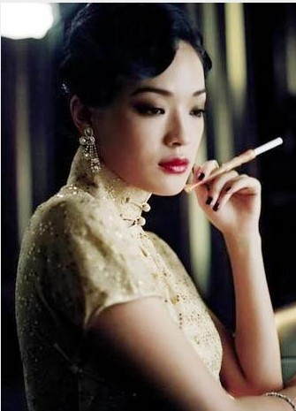 盘点女星剧中吸烟照 范冰冰舒淇妩媚诱人