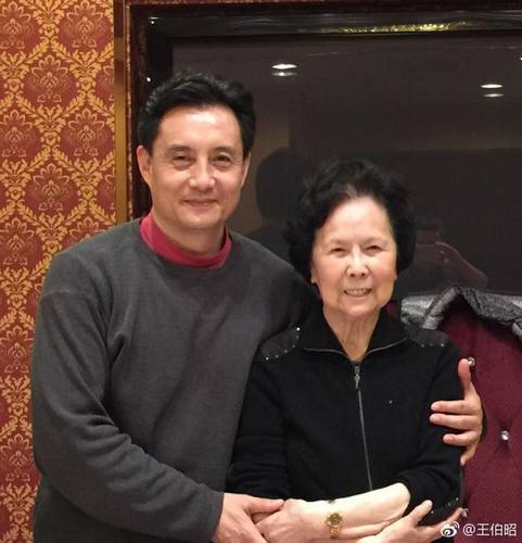 白龙马扮演者发文悼念杨洁我永远是她的小白龙
