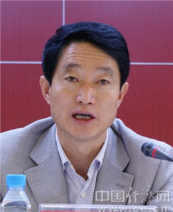 1963年7月出生,曾任甘肃省发改委副主任,2016年6月任嘉峪关市委副书记