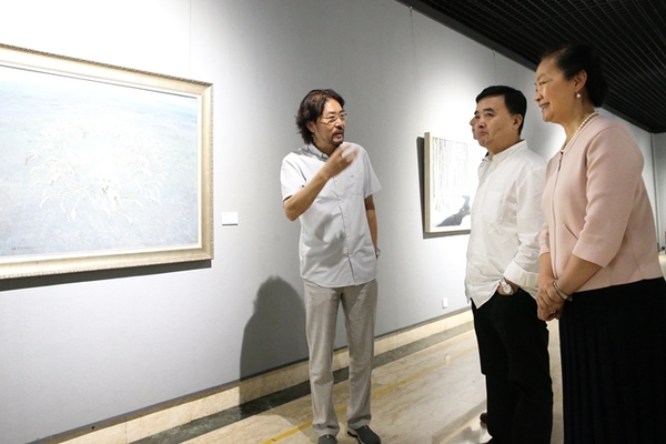 实拍:冯庆冰雪油画巡回展,一届比一届精彩