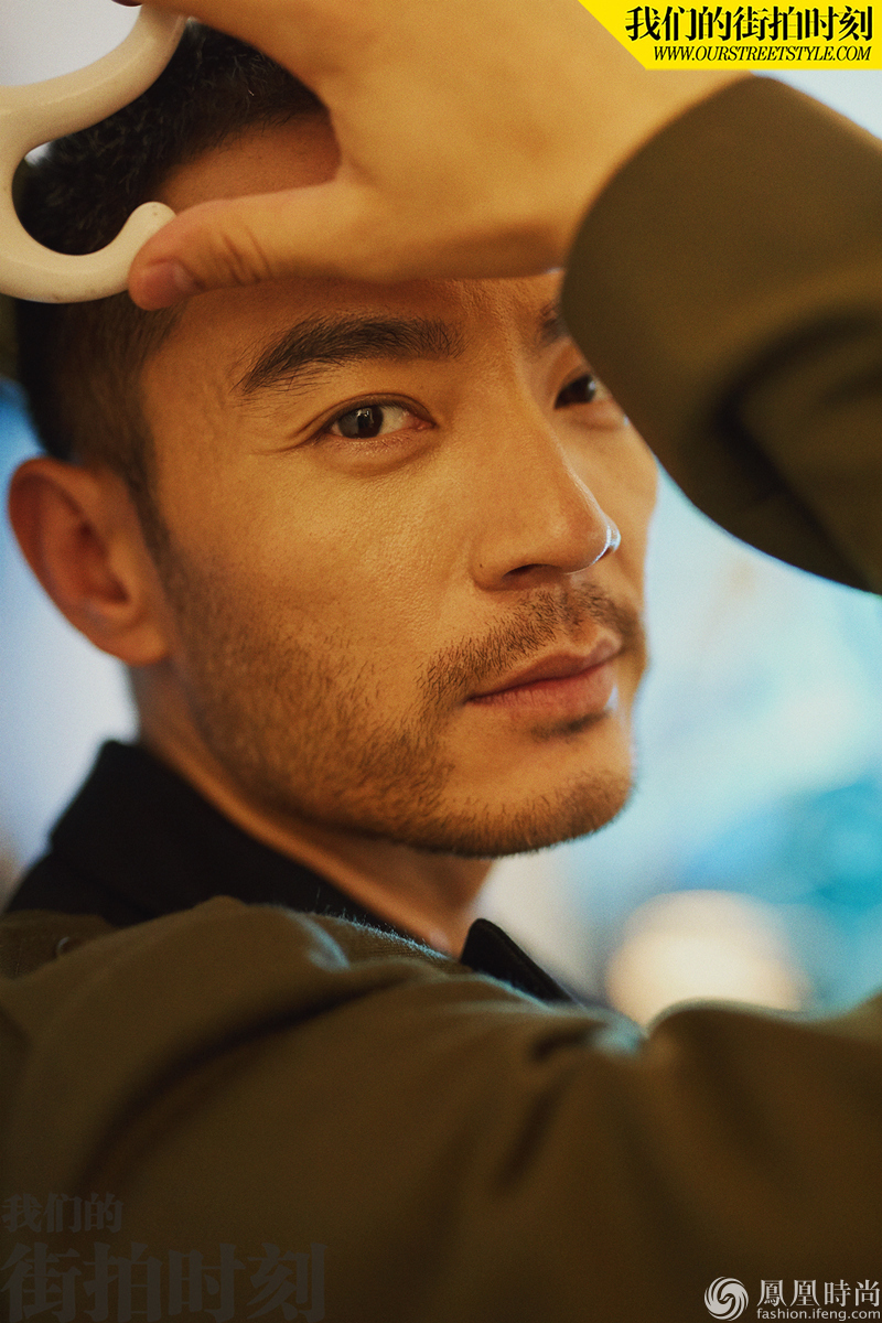 李光洁夏日街拍大片 侧颜杀尽显熟男魅力