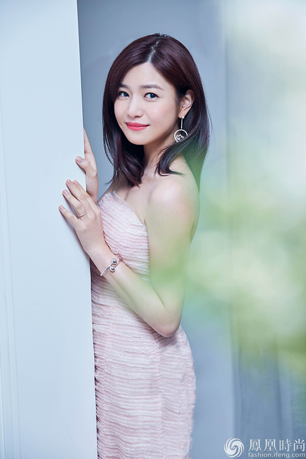 陈妍希现身品牌活动 明眸锆齿令人一见倾心