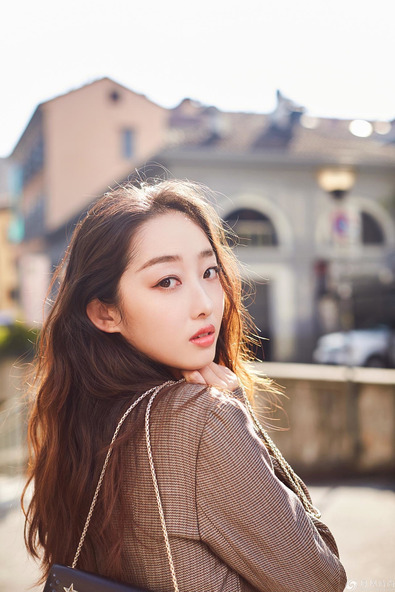 蒋梦婕米兰写真曝光 气质温婉笑容甜美_资讯频道_凤凰网