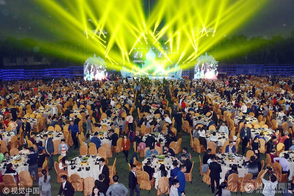 广东3000人占满足球场的宴席