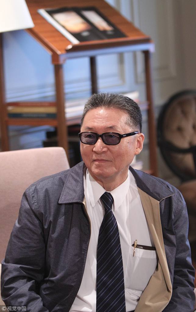 2005年9月21日,李敖和儿子李戡参观北京法源寺,李敖题字.