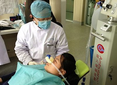 女孩一晚吸20瓶"笑气" 隔日就诊 医生:"笑气"像网瘾