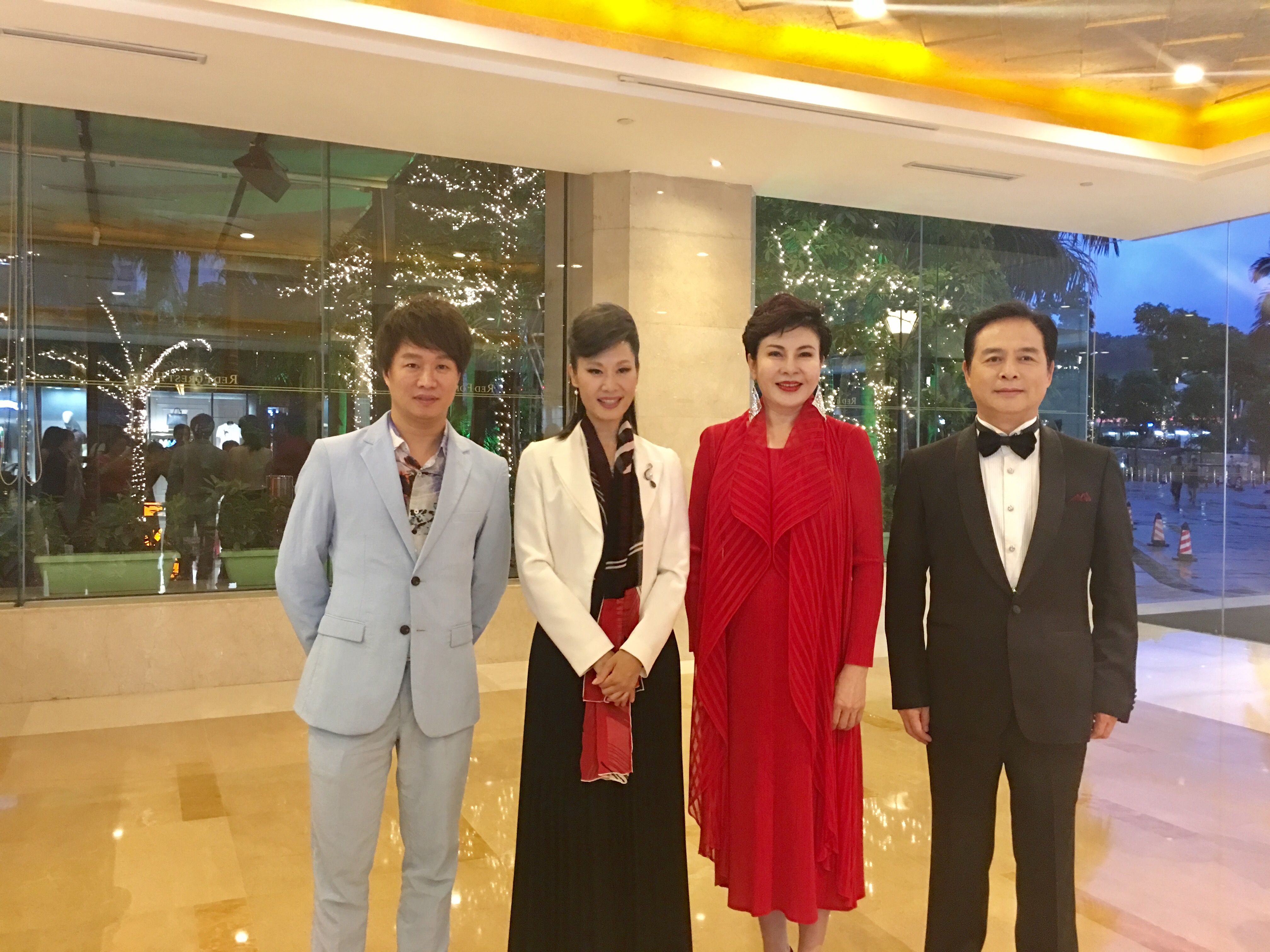 赵真参加626广西南宁禁毒防艾大型公益晚会