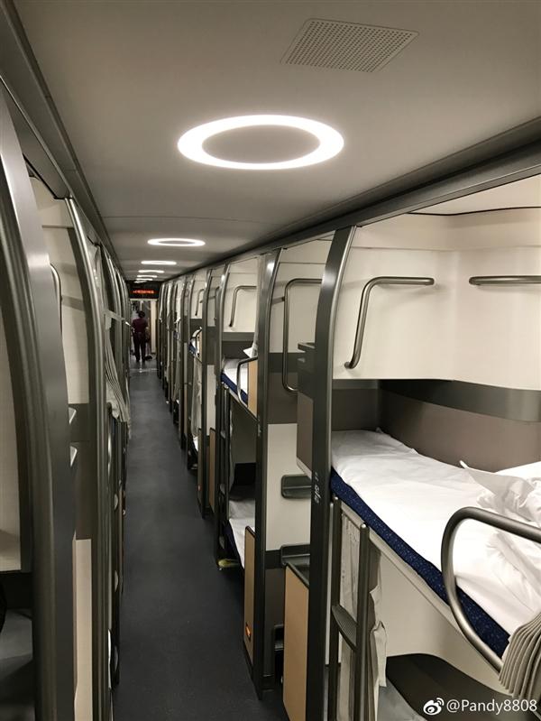 升级版动车组现身往返京沪动车卧铺量首超700