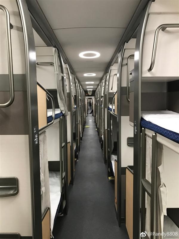 升级版动车组现身往返京沪动车卧铺量首超700