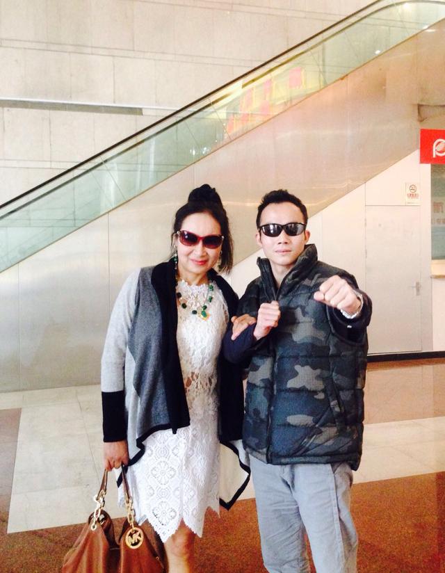 龙旭在具影响力中传奇国际文化中国影视