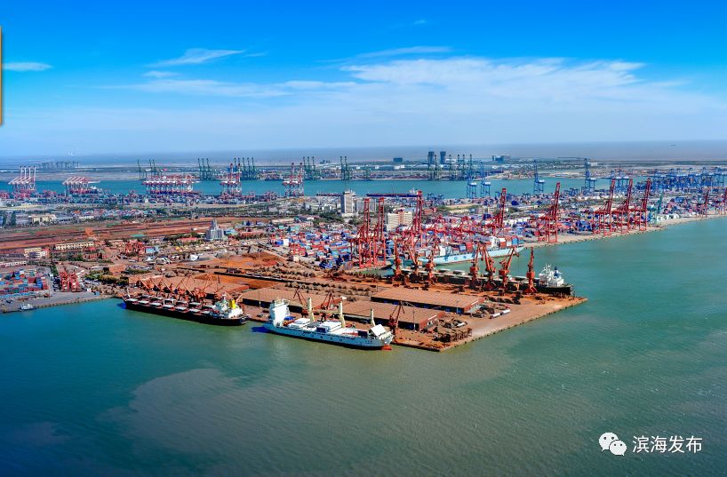 滨海港30万吨码头图片