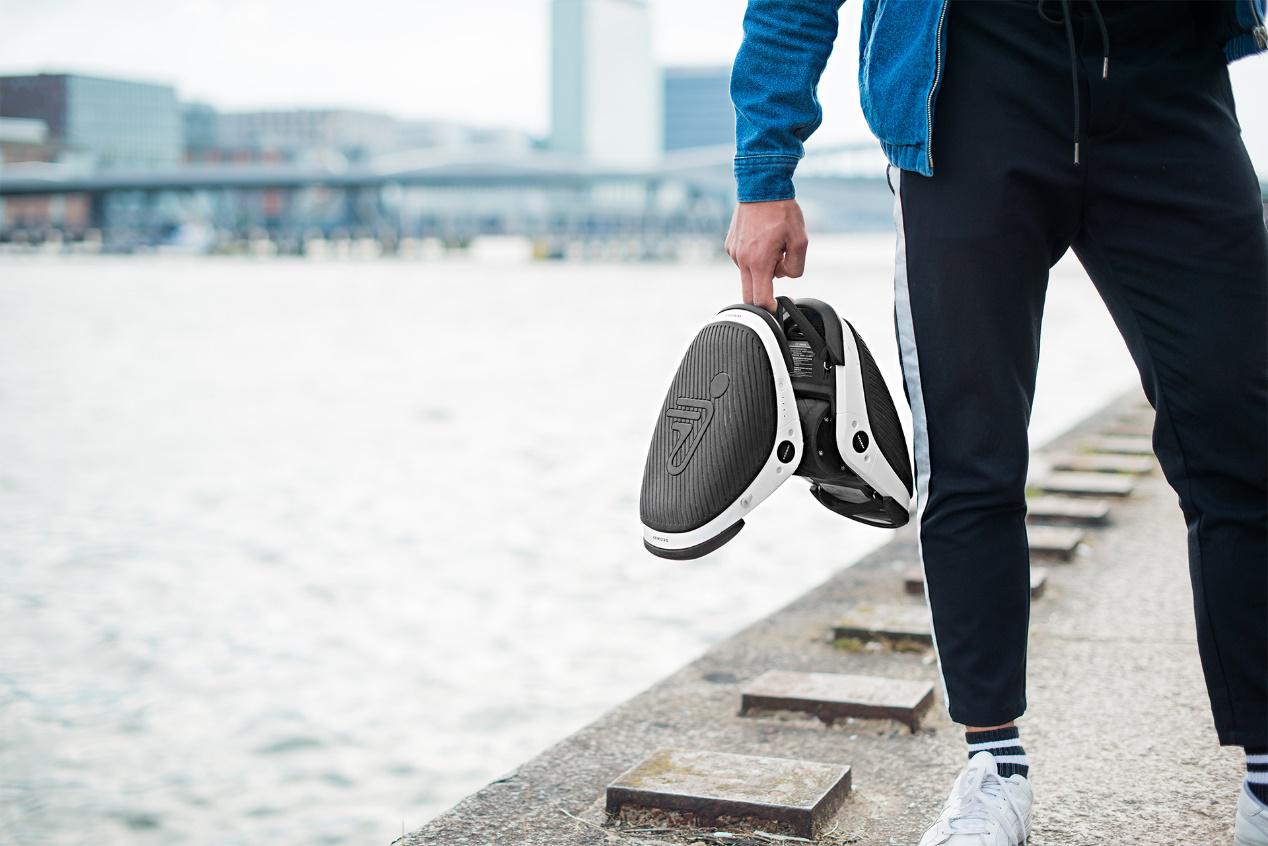 脚踩风火轮赛格威平衡轮w1让你回头率百分百