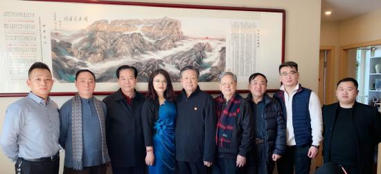 (从左到右:王猛常务副秘书长,常江海将军,邵积平将军,卓钇辰秘书长,杨