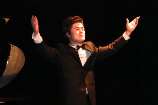 青年歌唱家杨学超 音乐路上的坚持与梦想_海南频道_凤凰网