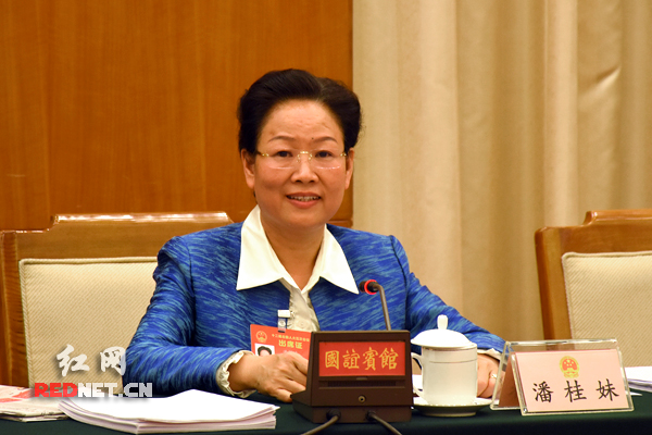 潘桂妹代表确保二孩时代生得起养得好