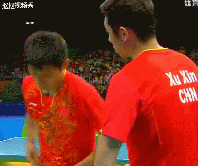 这下全国观众都知道张继科穿的是碎花波点小内裤了……没想到你是这种